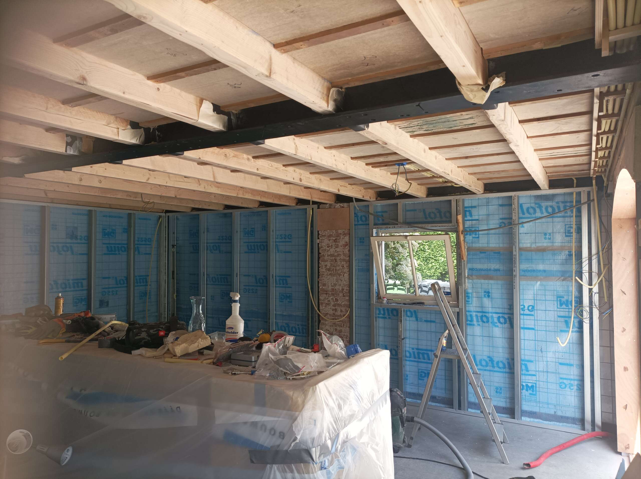 Schuur omgebouwd tot gave mancave – klusjesman Maassluis