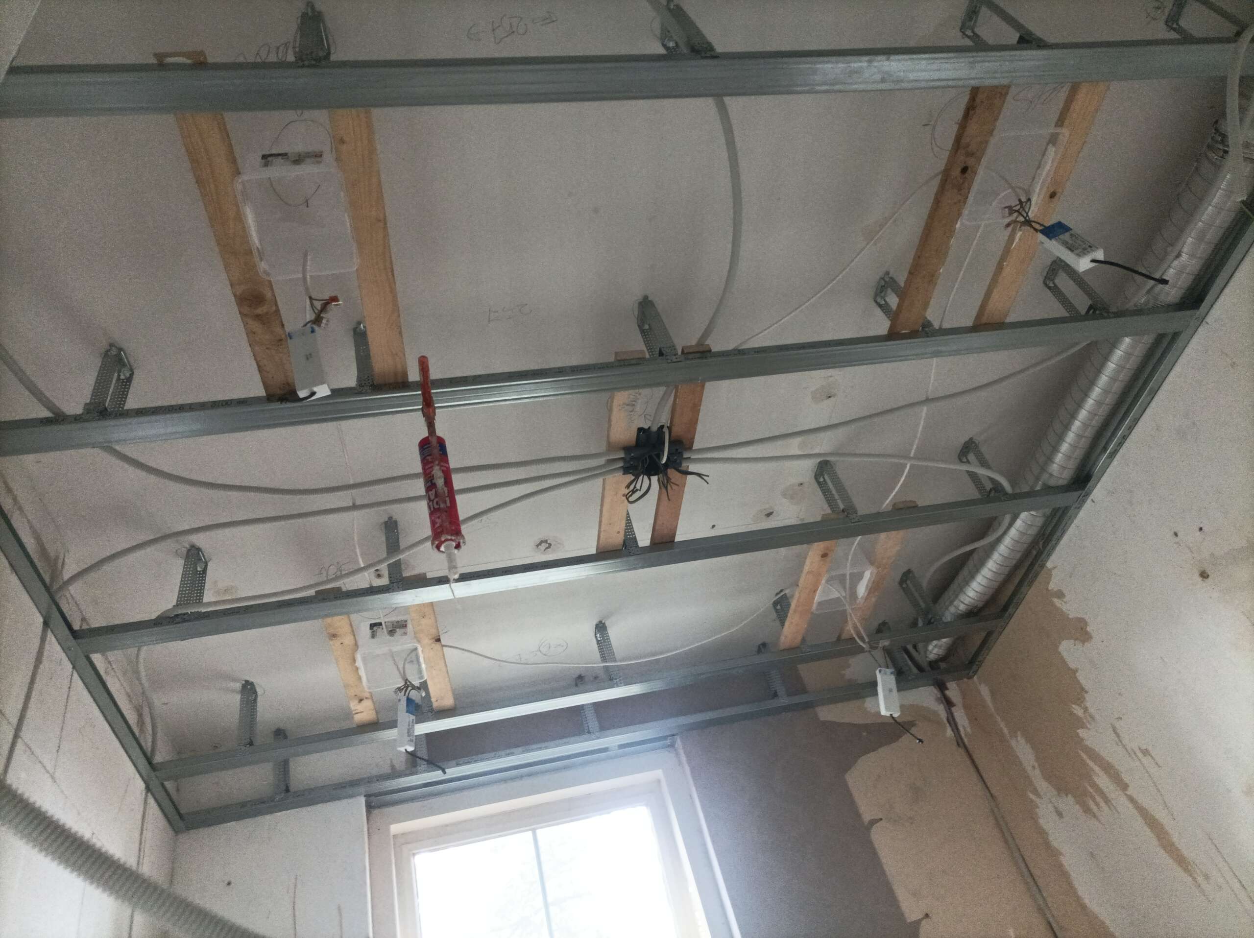 Plafond Verlagen? Uw klusjesman in Maassluis Helpt!